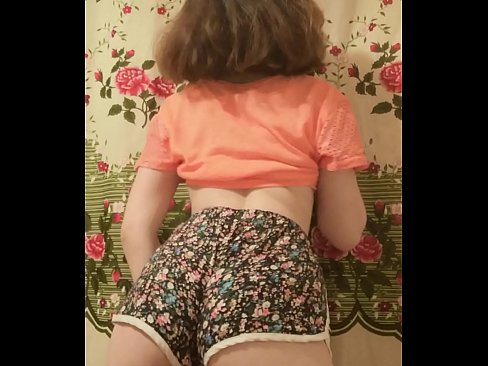 ❤️ Gadis muda seksi menanggalkan celana pendeknya di depan kamera ❌ Anal porno di id.mysexgamer.ru